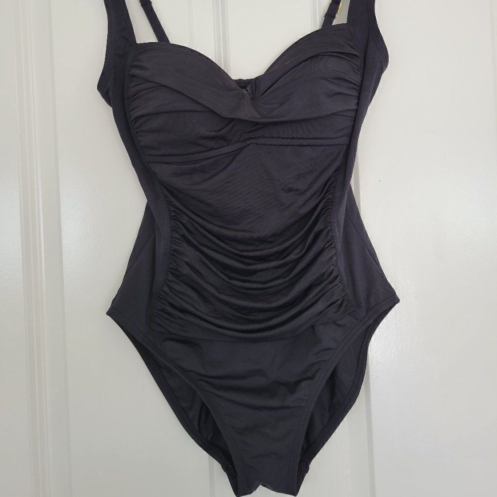 La Blanca Swimsuit Size 6 Black One Piece